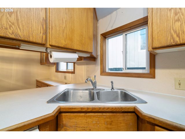 923 S EASY St, Rockaway Beach, OR 97136