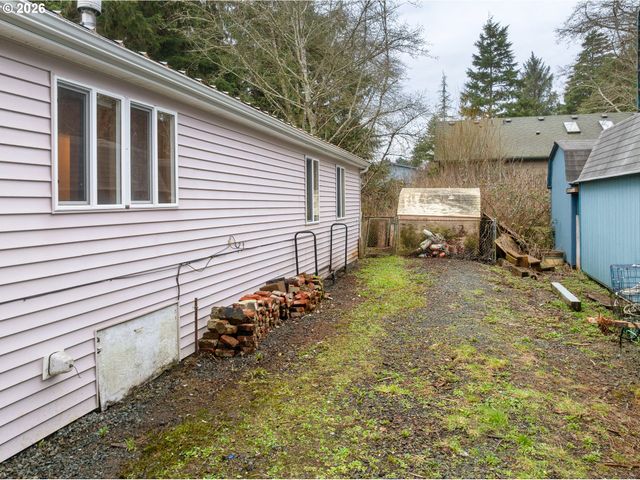923 S EASY St, Rockaway Beach, OR 97136