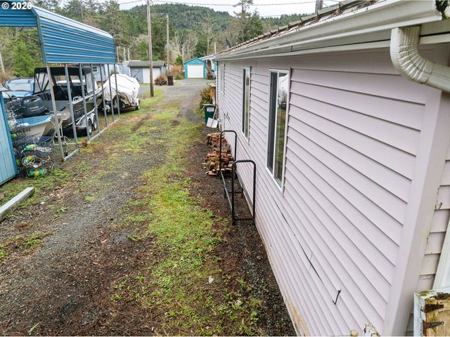 923 S EASY St, Rockaway Beach, OR 97136