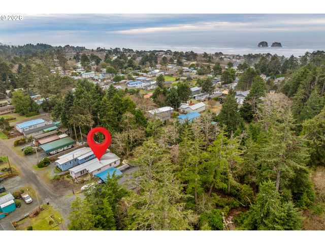 923 S EASY St, Rockaway Beach, OR 97136