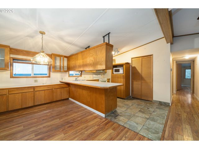 923 S EASY St, Rockaway Beach, OR 97136