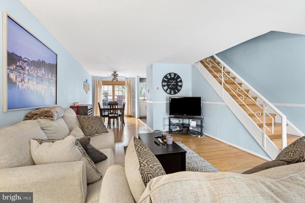 5432 VICARIS ST, Philadelphia, PA 19128