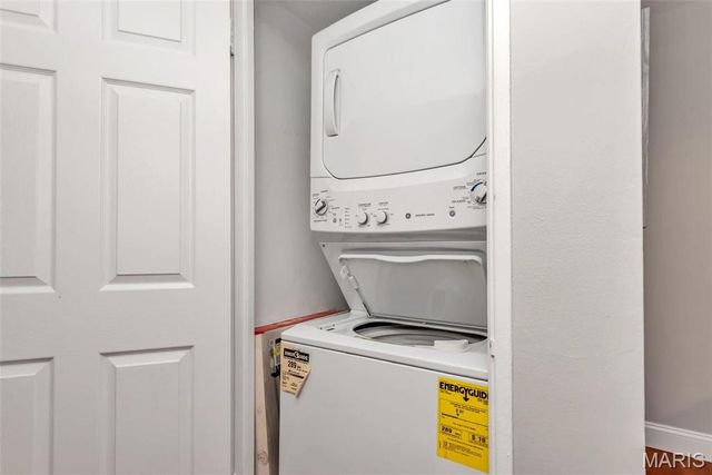 7557 Buckingham, Clayton, MO 63105