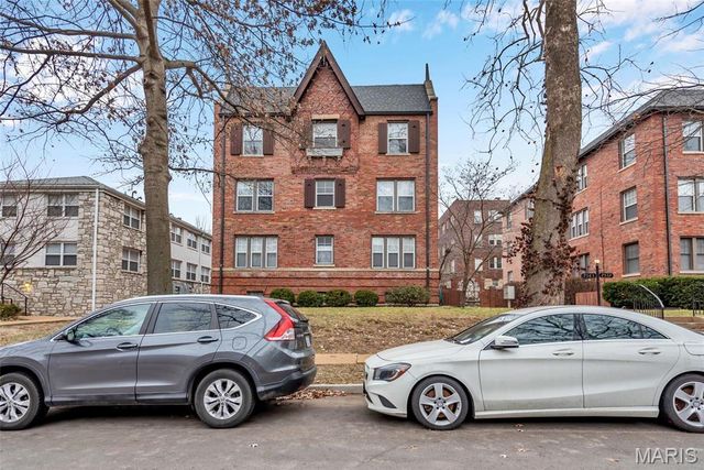 7557 Buckingham, Clayton, MO 63105