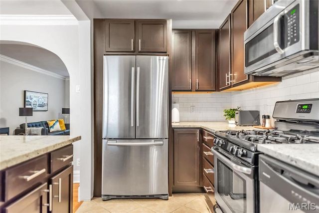 7557 Buckingham, Clayton, MO 63105