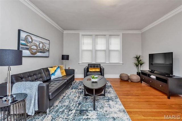 7557 Buckingham, Clayton, MO 63105
