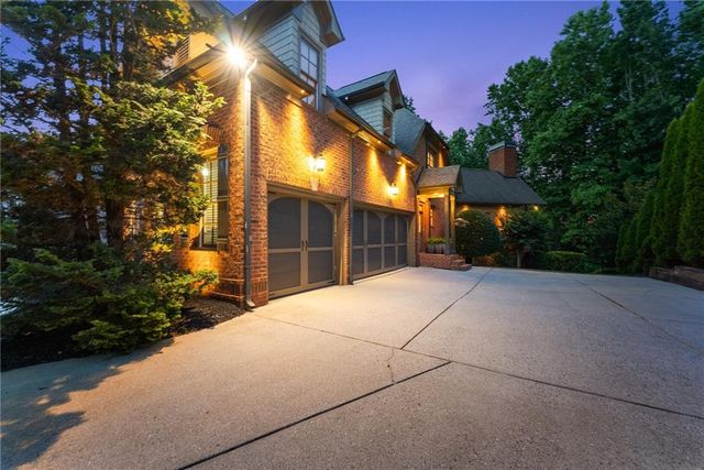 5507 AVIEMORE Court, Suwanee, GA 30024