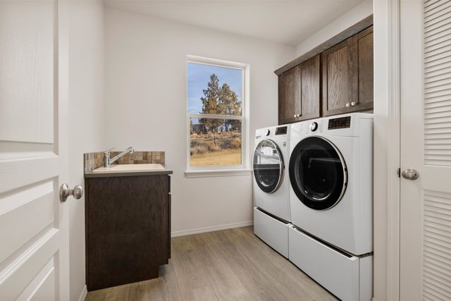 9040 SW Sand Ridge Road, Terrebonne, OR 97760