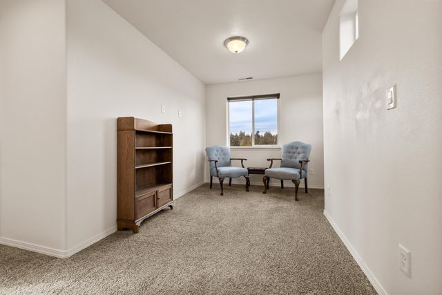 9040 SW Sand Ridge Road, Terrebonne, OR 97760