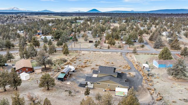 9040 SW Sand Ridge Road, Terrebonne, OR 97760