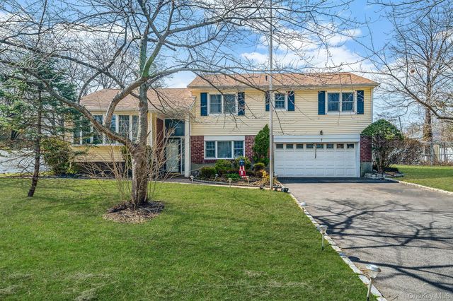 7 Osage Drive, Huntington Station, NY 11746