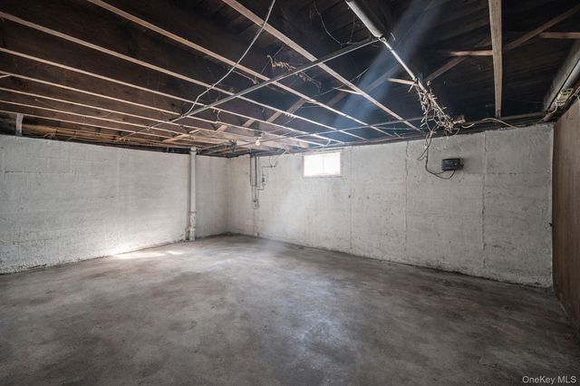 7 Osage Drive, Huntington Station, NY 11746