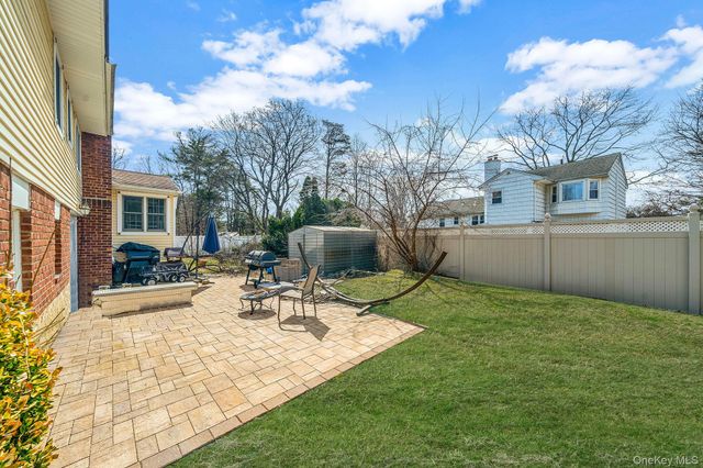 7 Osage Drive, Huntington Station, NY 11746