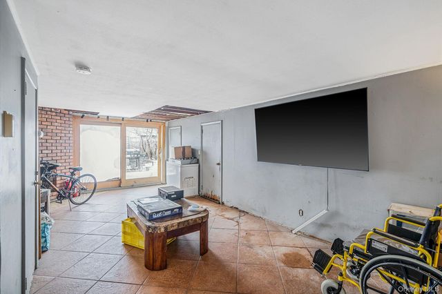 7 Osage Drive, Huntington Station, NY 11746