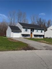 8407 Shoveler Lane, Clay, NY 13090