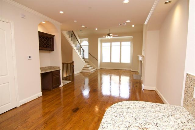 6353 Richmond Avenue 111, Houston, TX 77057
