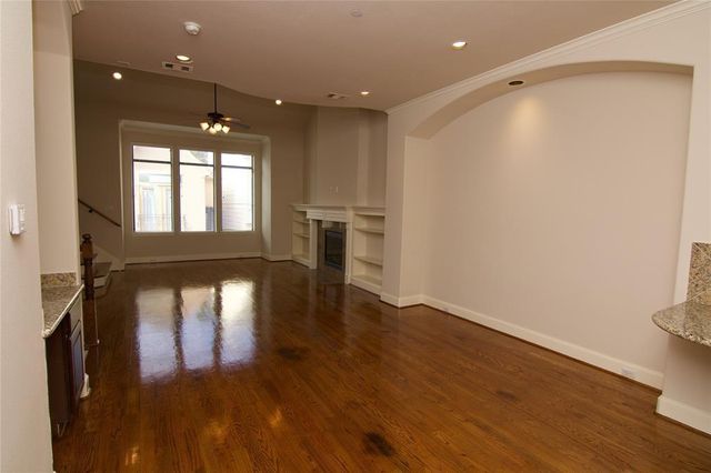 6353 Richmond Avenue 111, Houston, TX 77057