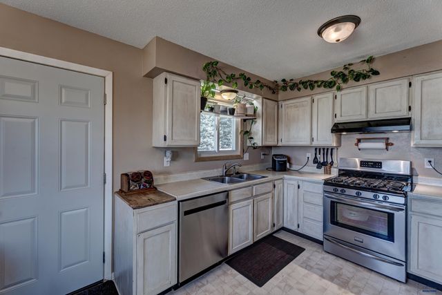 4720 APRES VOUS CT, Rapid City, SD 57703