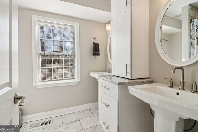 1390 Almont Drive SW, Atlanta, GA 30310