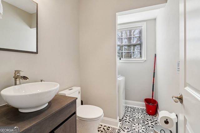 1390 Almont Drive SW, Atlanta, GA 30310