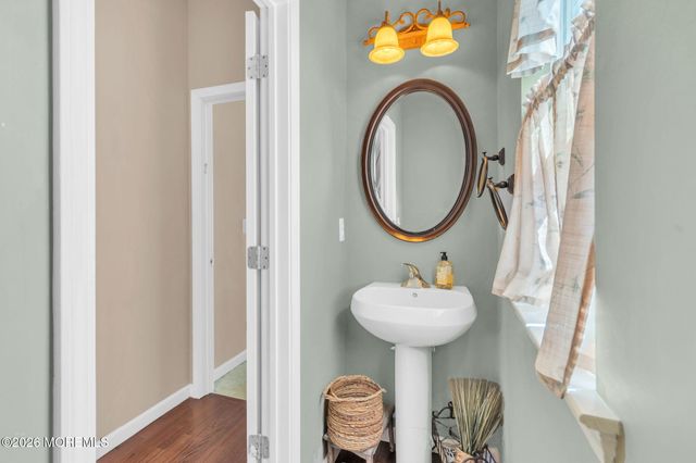 4 Adrift Avenue, Barnegat, NJ 08005