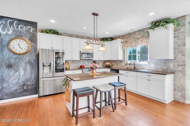 4 Adrift Avenue, Barnegat, NJ 08005
