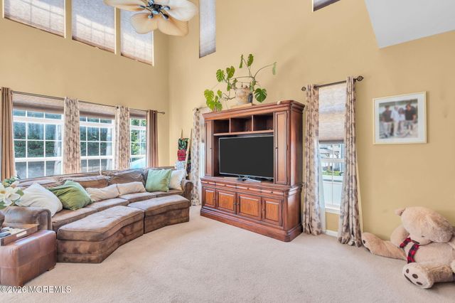 4 Adrift Avenue, Barnegat, NJ 08005