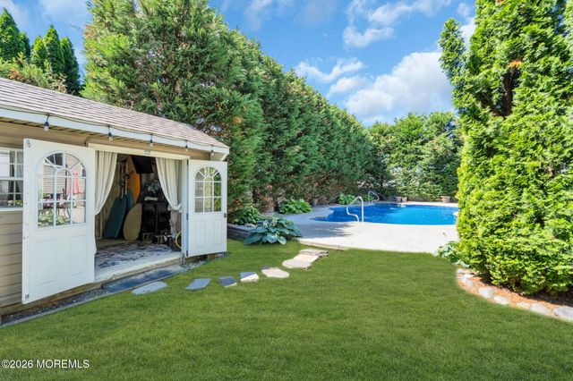 4 Adrift Avenue, Barnegat, NJ 08005