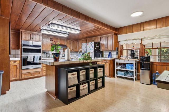 1786 Le Bec Ct, Lodi, CA 95240