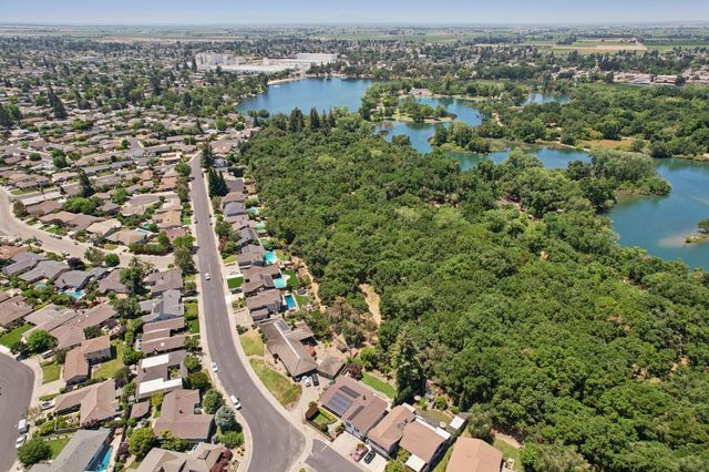 1786 Le Bec Ct, Lodi, CA 95240