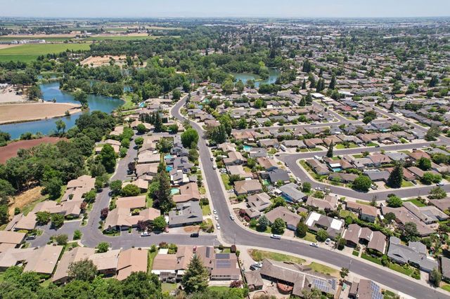 1786 Le Bec Ct, Lodi, CA 95240