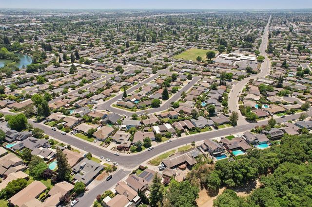 1786 Le Bec Ct, Lodi, CA 95240