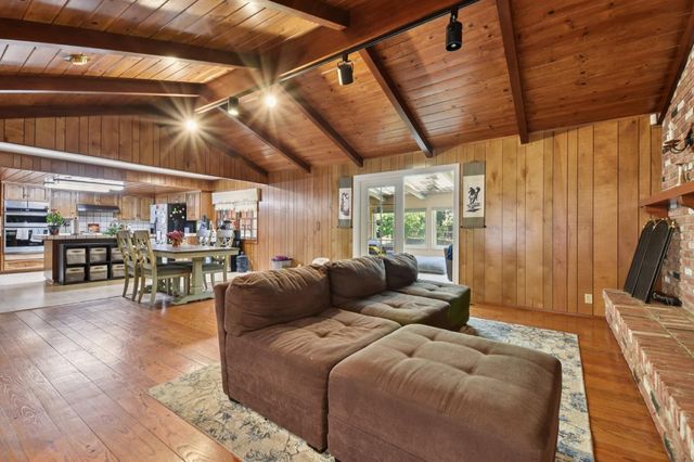 1786 Le Bec Ct, Lodi, CA 95240