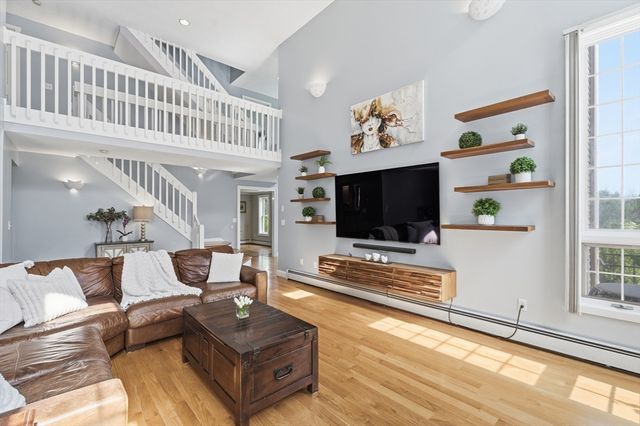 571 Linden St, Boylston, MA 01505