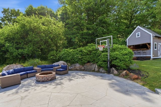 571 Linden St, Boylston, MA 01505