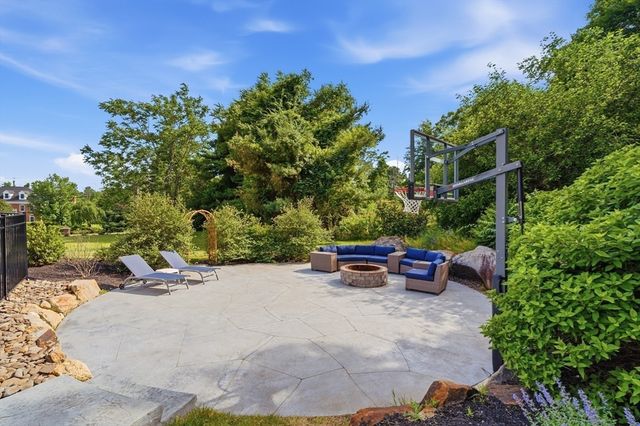 571 Linden St, Boylston, MA 01505