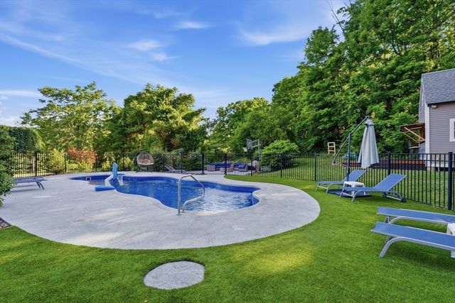571 Linden St, Boylston, MA 01505