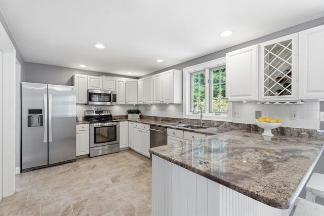 571 Linden St, Boylston, MA 01505