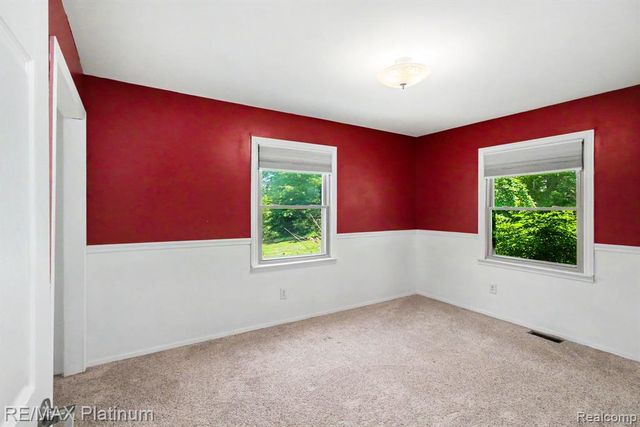 2647 Curdy Road, Howell, MI 48855
