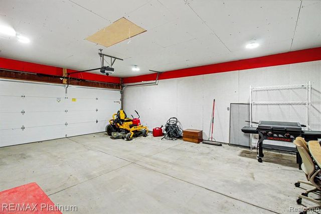 2647 Curdy Road, Howell, MI 48855
