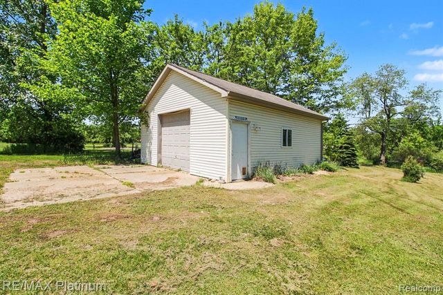 2647 Curdy Road, Howell, MI 48855