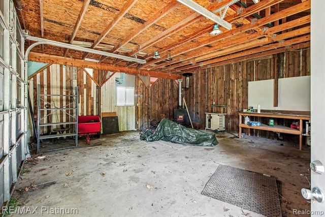 2647 Curdy Road, Howell, MI 48855