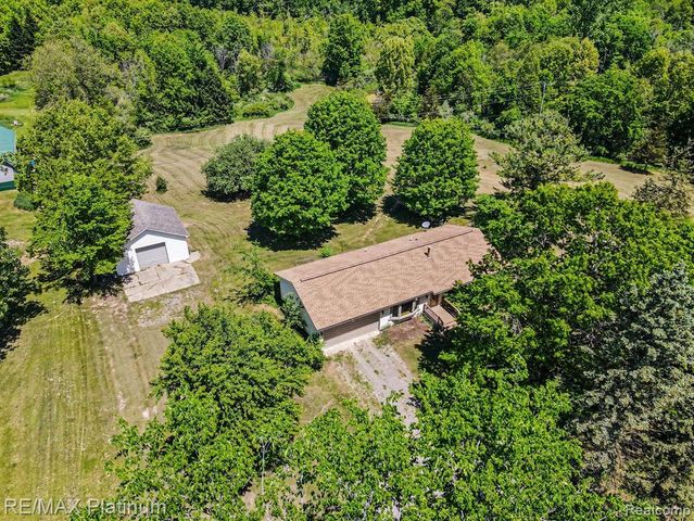 2647 Curdy Road, Howell, MI 48855