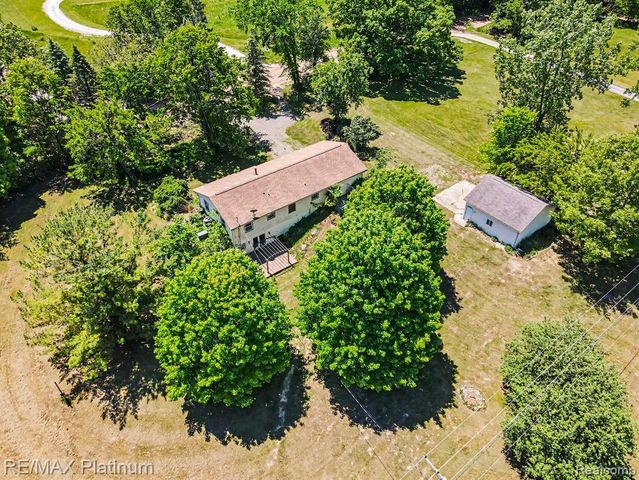 2647 Curdy Road, Howell, MI 48855