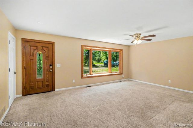 2647 Curdy Road, Howell, MI 48855