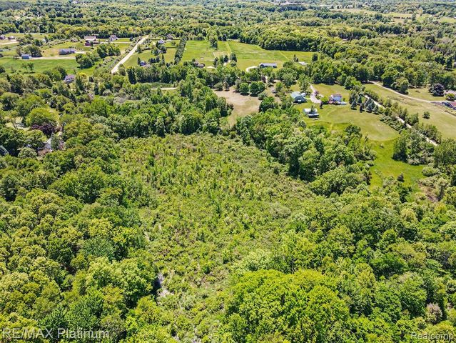 2647 Curdy Road, Howell, MI 48855