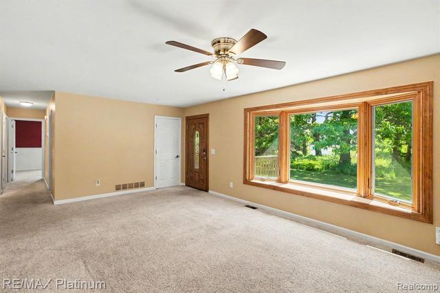 2647 Curdy Road, Howell, MI 48855