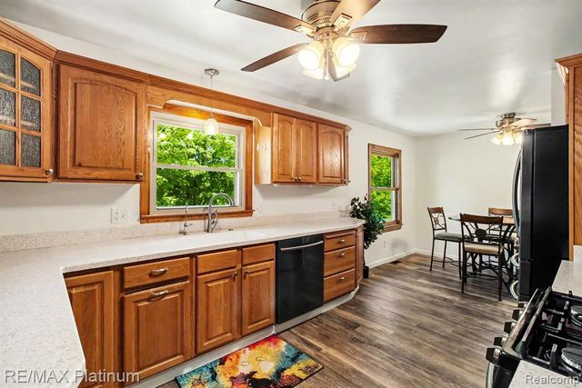 2647 Curdy Road, Howell, MI 48855