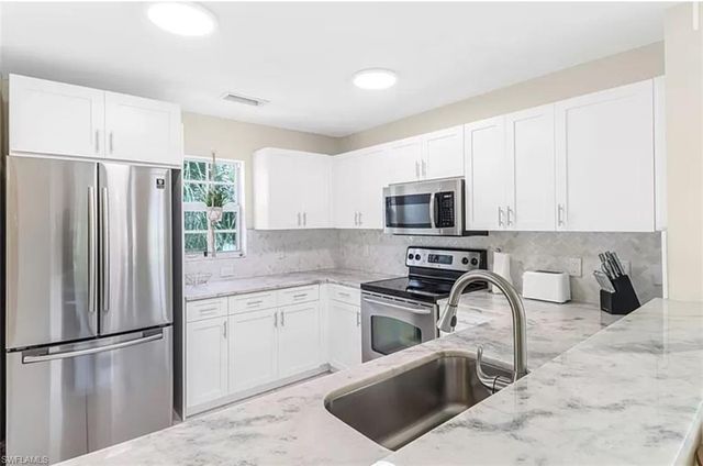 4450 Botanical Place CIR 6, Naples, FL 34112