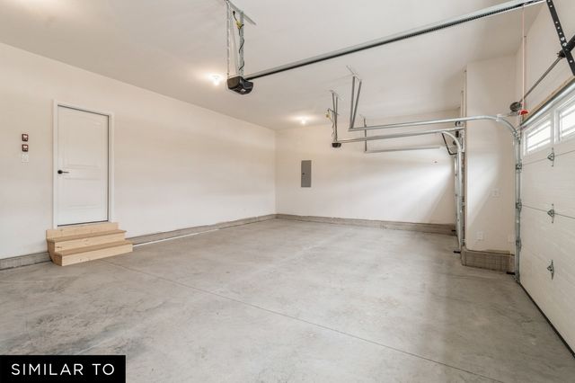 17234 Northview Drive, Urbandale, IA 50323